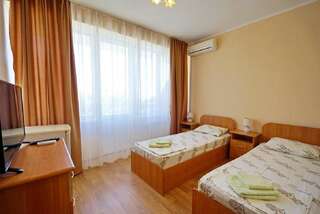 Гостиница Континент Лазаревское Стандартный двухместный номер с 1 кроватью или 2 отдельными кроватями и балконом-2